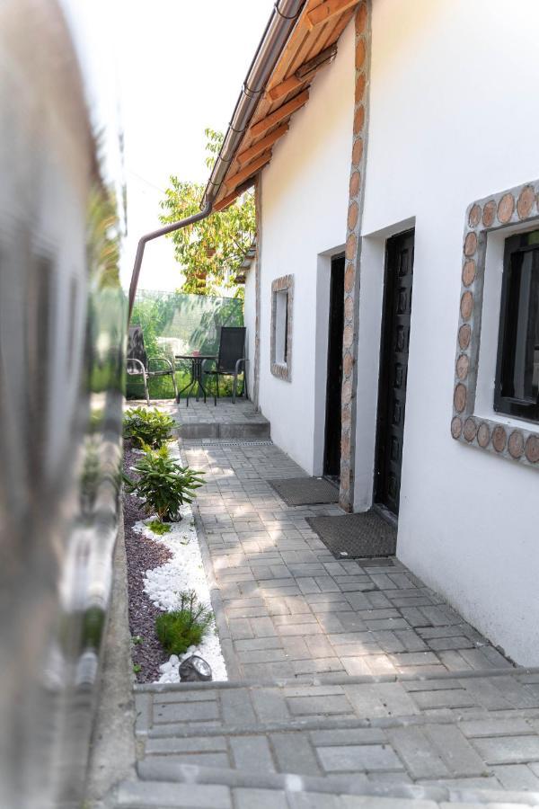 La Fanar Guesthouse Curtea de Argeş Buitenkant foto