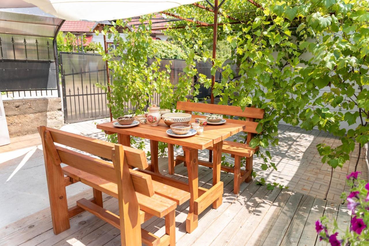 La Fanar Guesthouse Curtea de Argeş Buitenkant foto