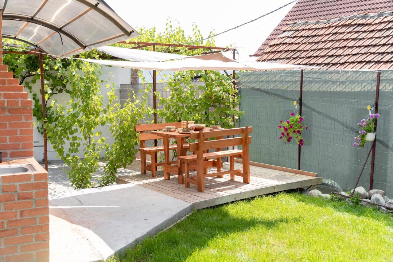 La Fanar Guesthouse Curtea de Argeş Buitenkant foto